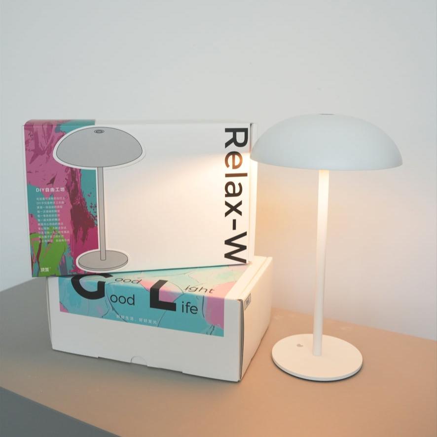Lampe Relax-W de la série DIY