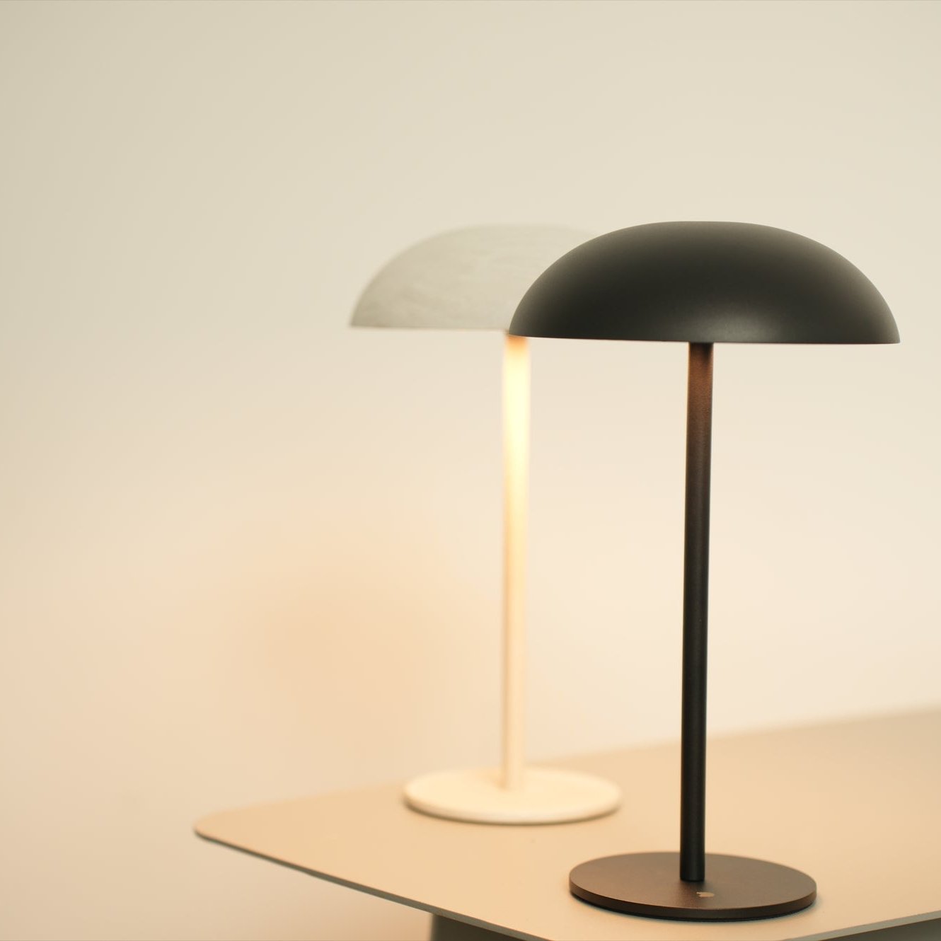 Minimalist LED Table Lamp – Relax-W Basic Collection